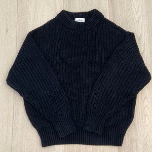 Super soft black Wilfred XS stretchy knit sweater. In great quality.